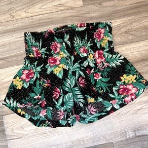 🌺Derek Heart Hawaiian Print Shorts in Size Medium 🌺